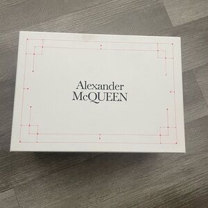Alexander Mc Queen White Canvas Sack comes with box & dust bag !